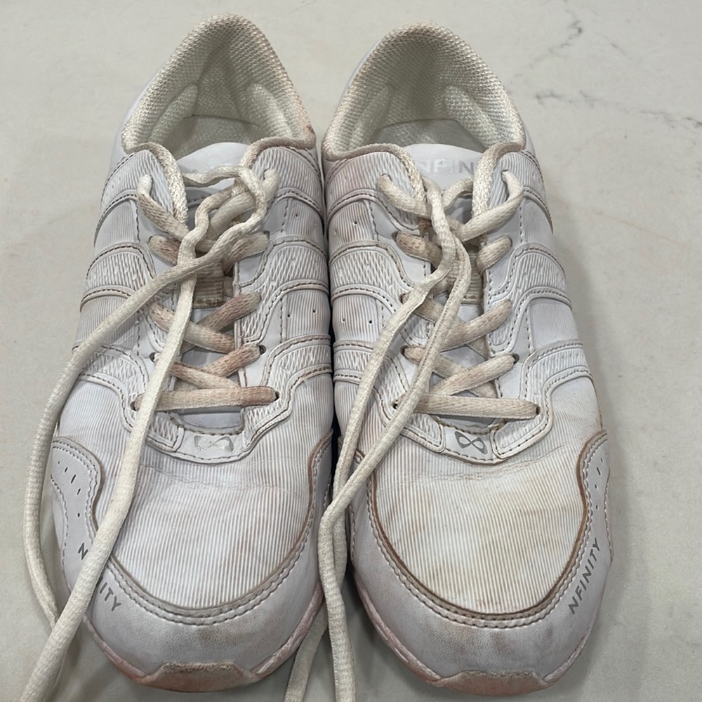 Nfinity Woman’s cheer shoes Rival 2